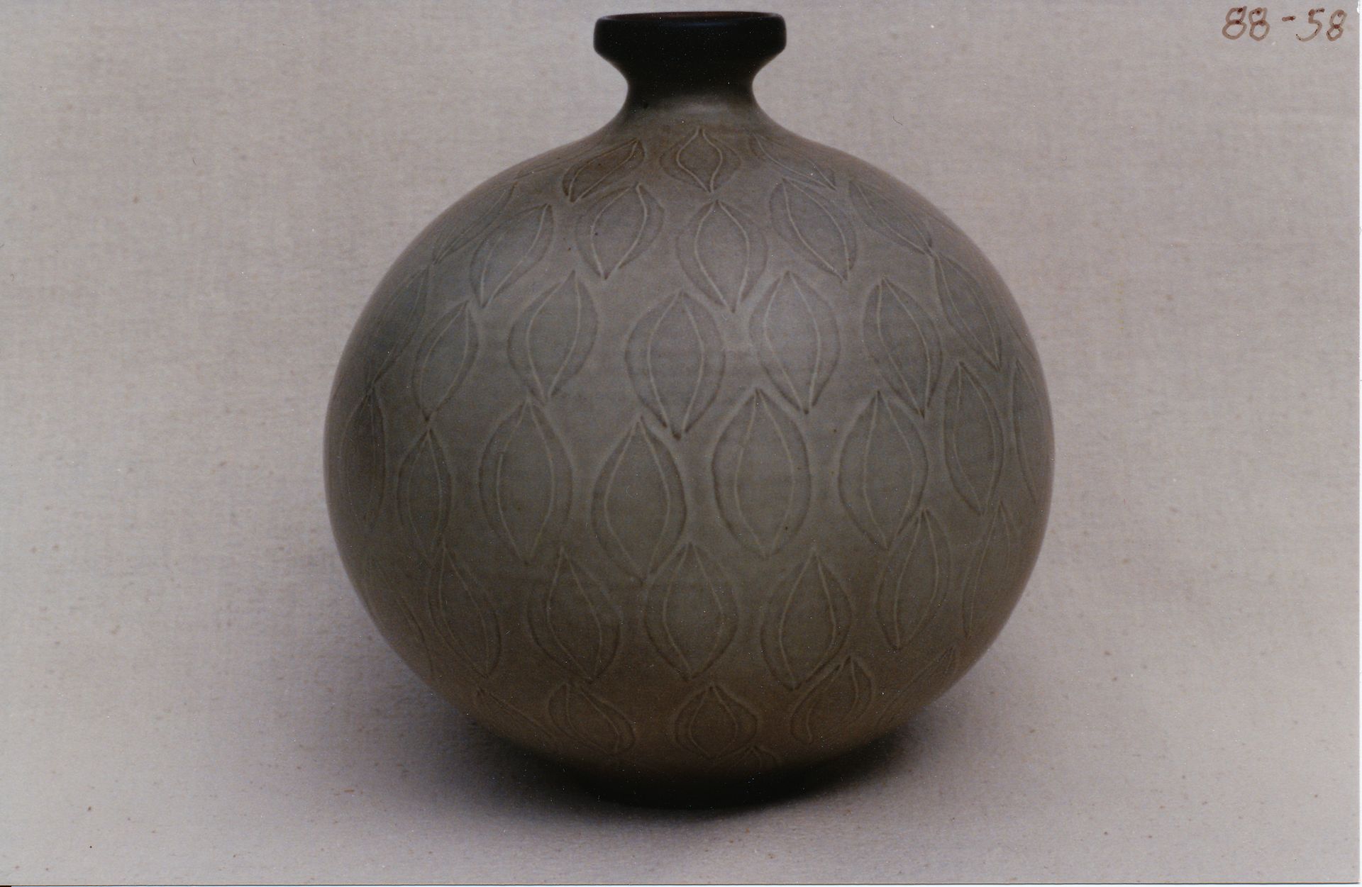 Sphere Bottle (Ball Vase)