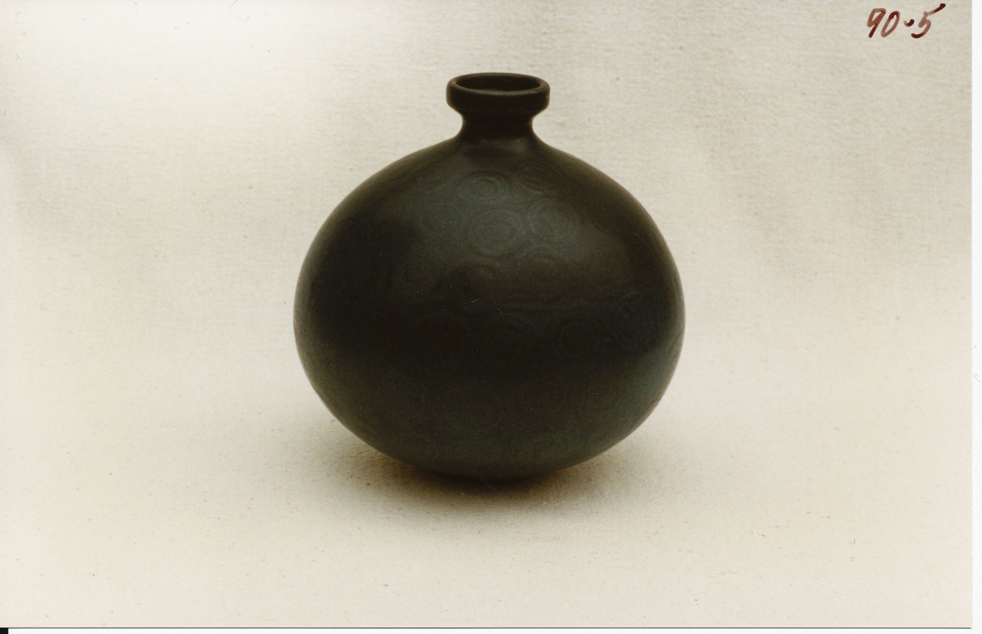 Sphere Bottle (Ball Vase)