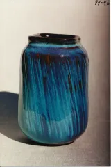 Cylinder vase w/ slanted beaten texture