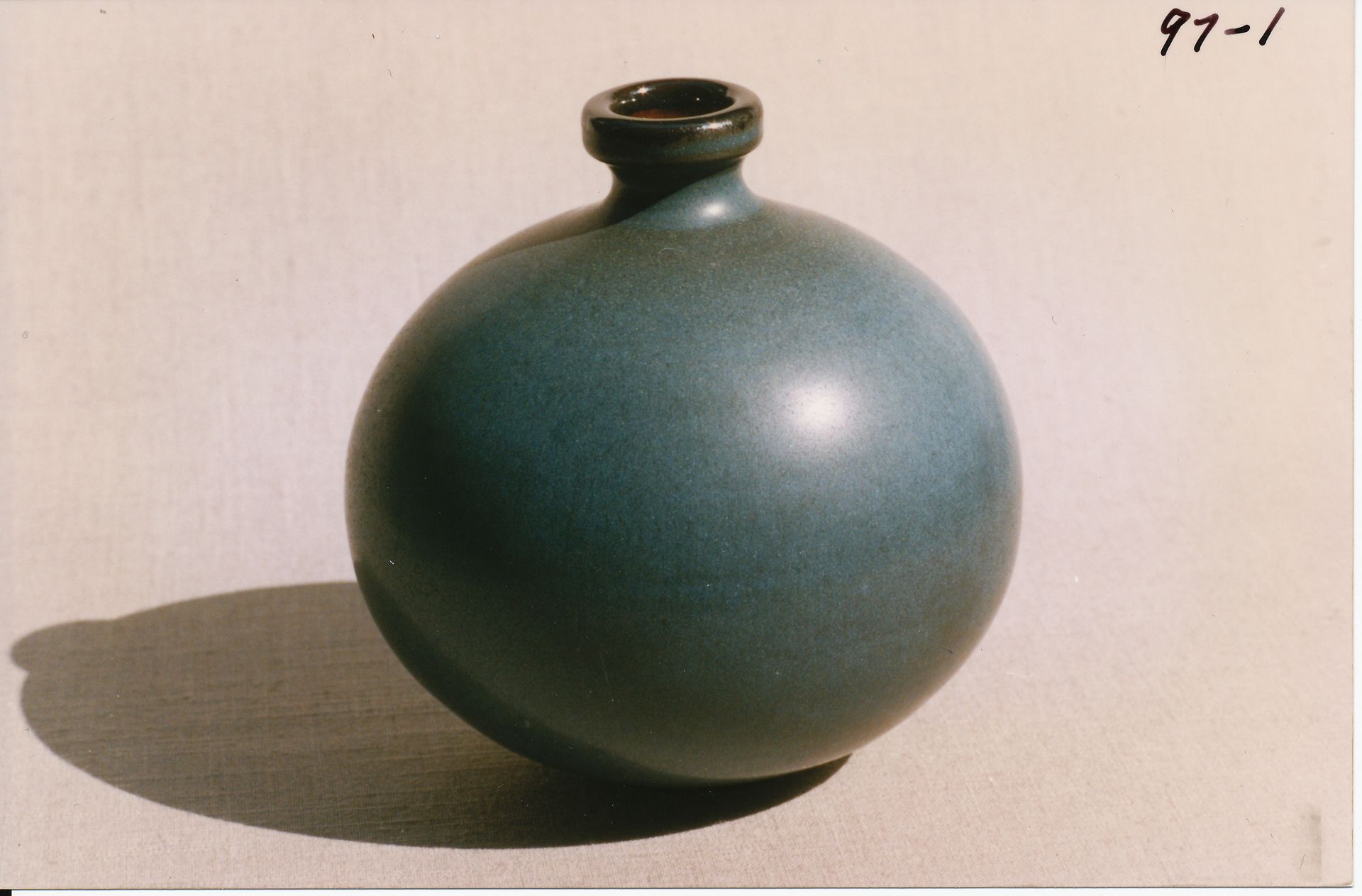 Sphere Bottle (Ball Vase)